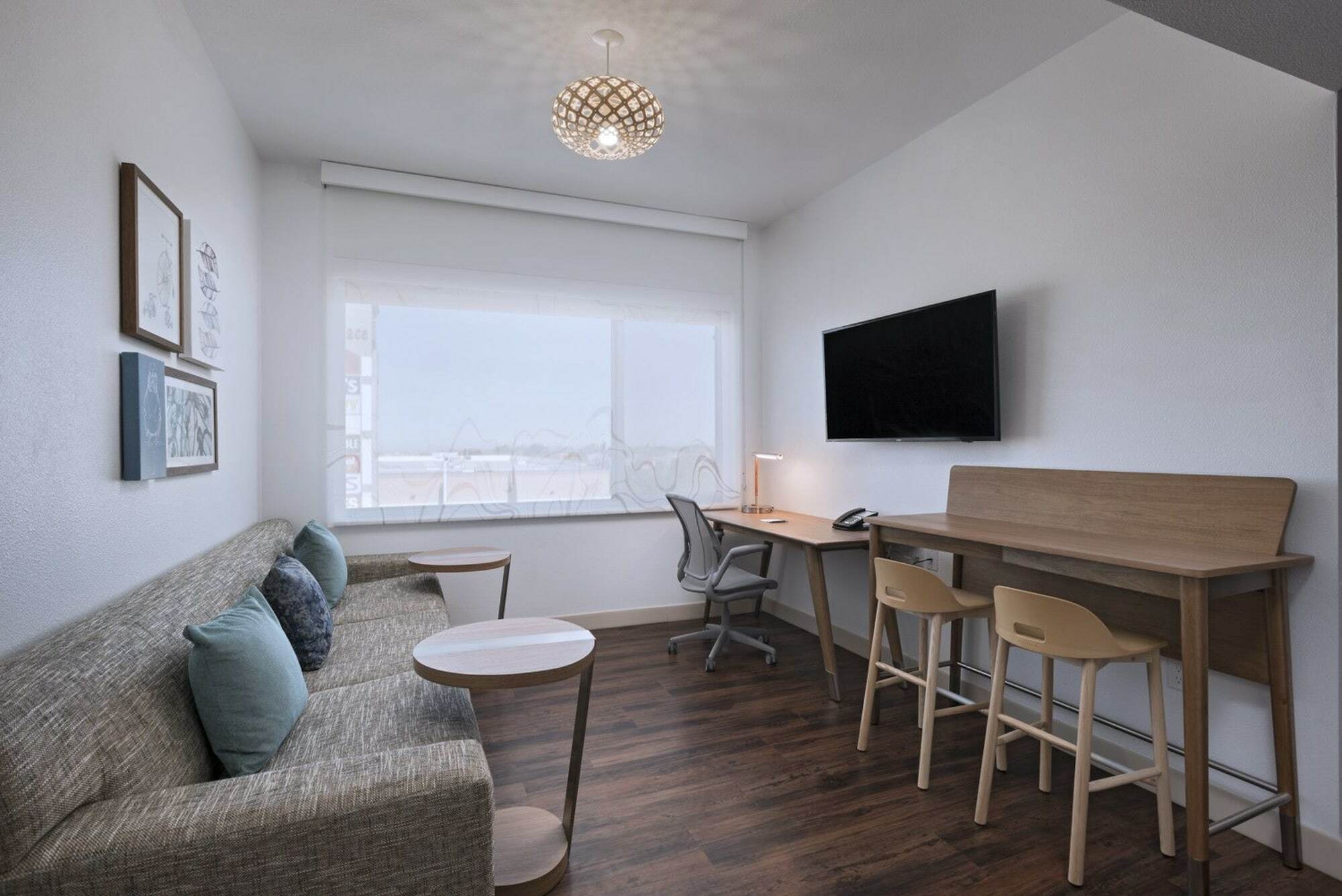 Element Edmonton West Hotell Exteriör bild